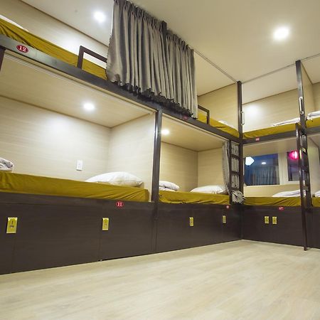 Saigon Marvel Hostel Хошимин Екстериор снимка