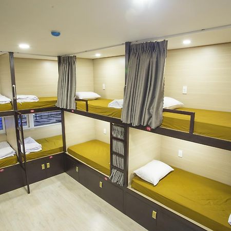 Saigon Marvel Hostel Хошимин Екстериор снимка