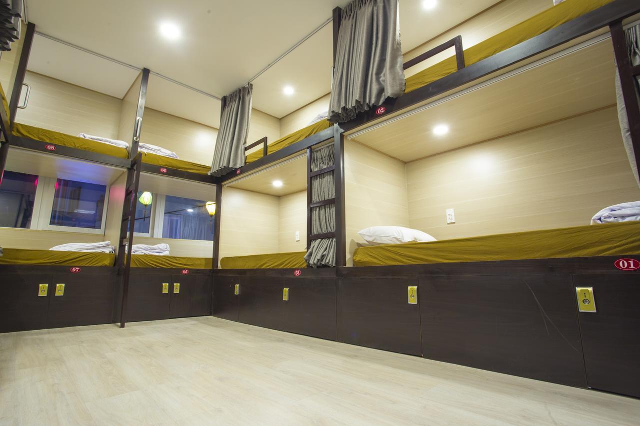 Saigon Marvel Hostel Хошимин Екстериор снимка