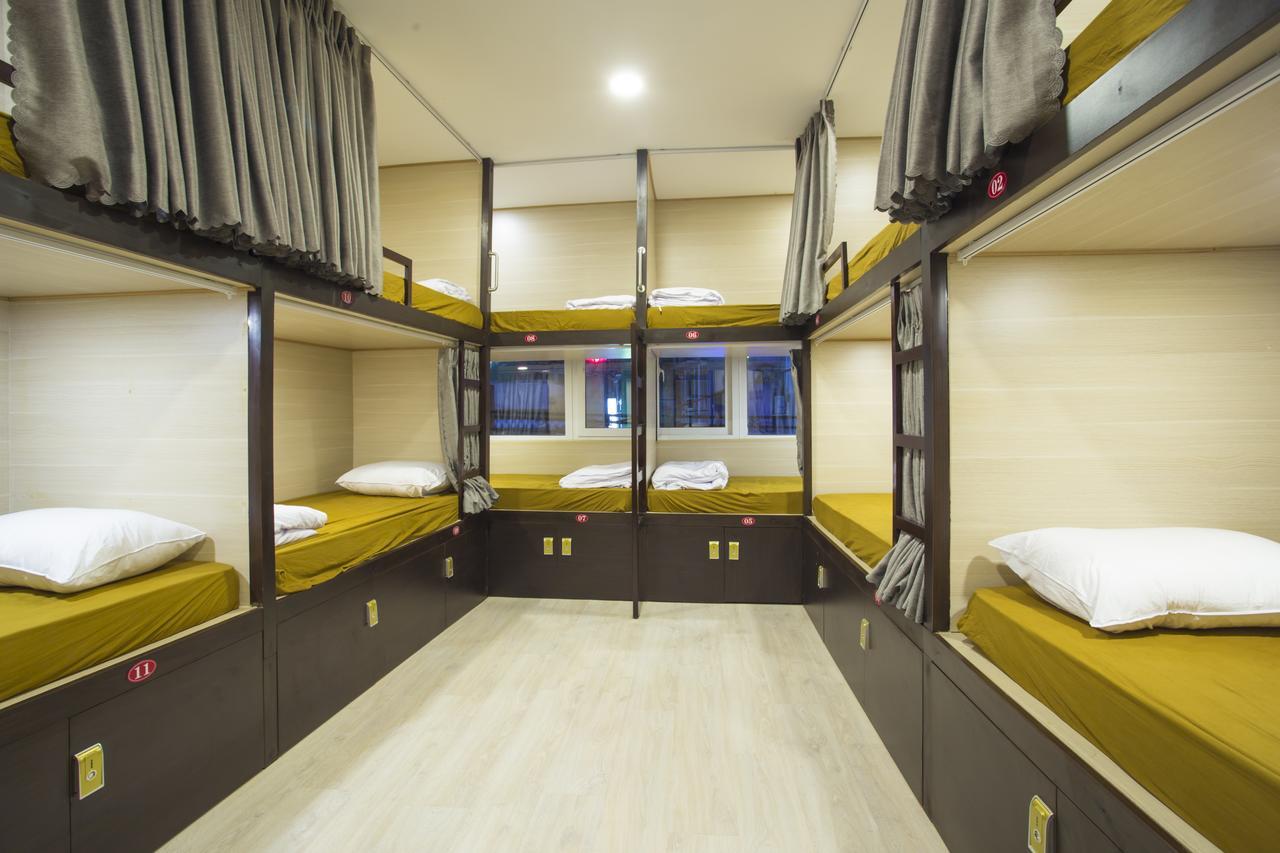 Saigon Marvel Hostel Хошимин Екстериор снимка