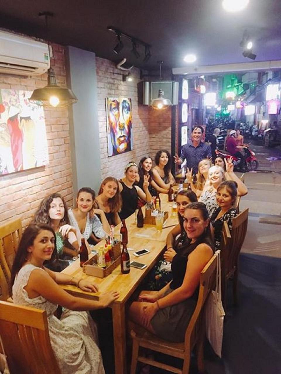 Saigon Marvel Hostel Хошимин Екстериор снимка